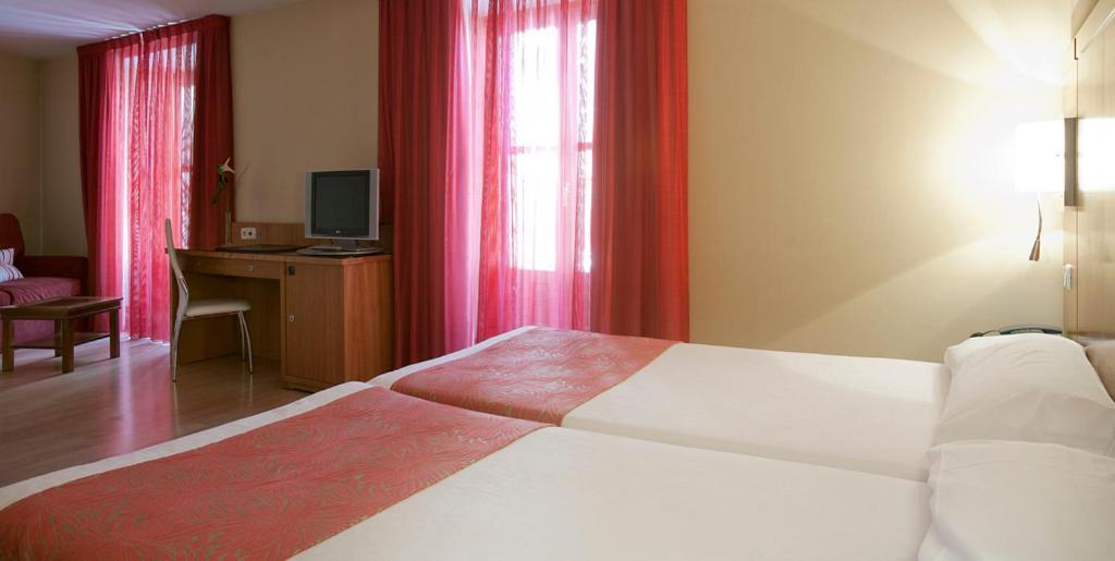 Ateneo Puerta Del Sol Hotel Madrid Room photo