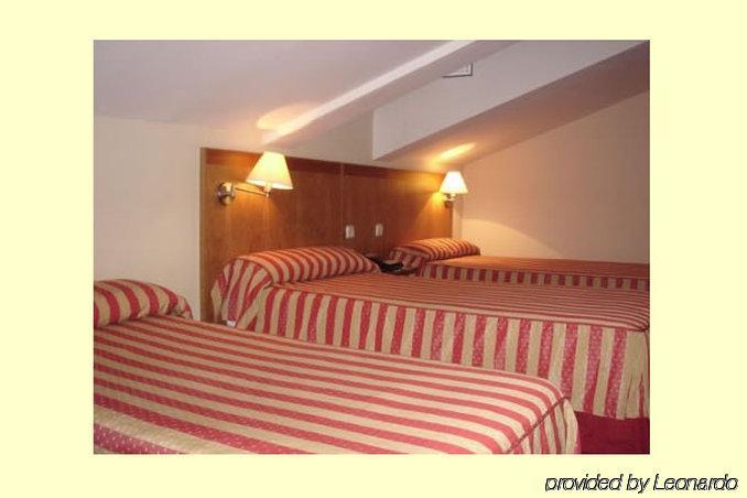 Ateneo Puerta Del Sol Hotel Madrid Room photo