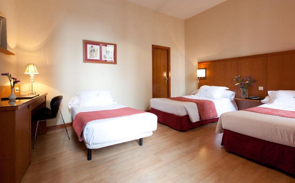 Ateneo Puerta Del Sol Hotel Madrid Room photo